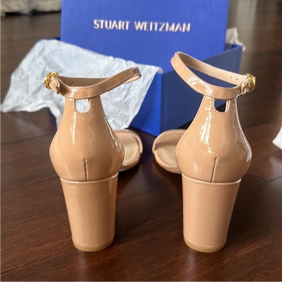 Stuart Weitzman "Nudistcurve" sandals in patent calf leather - Picture 3 of 10